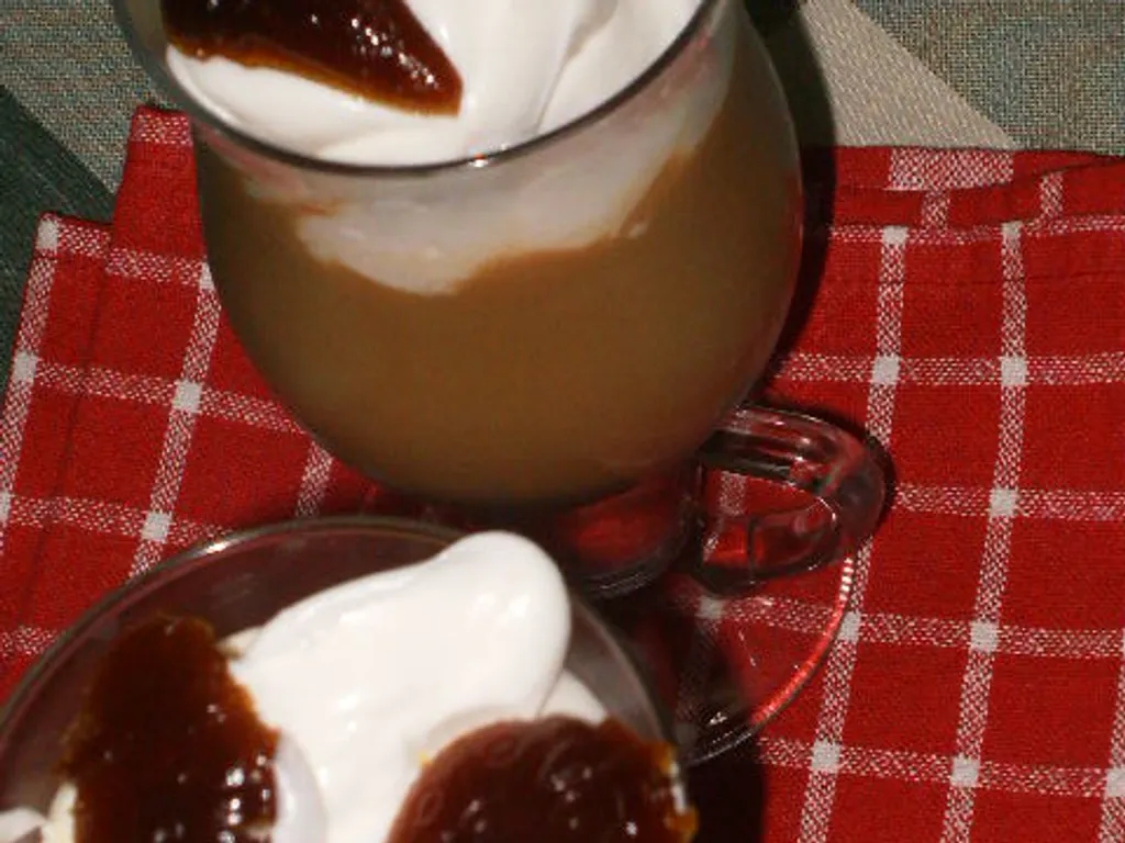 Trobojna ledena kafa