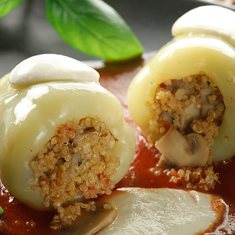 Polnjena paprika nadevana s kvinojo