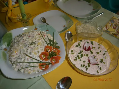 Malo francuske,malo mladog sira sa začinima i Uskrs je tu :)