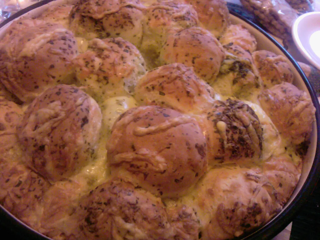 Cheesy monkey bread ;)