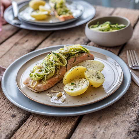 Losos s cuketovou krustou