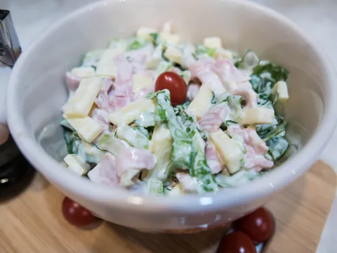 Dan Zena - Sanjin Dan - Mesna Salata (Ham Ham)