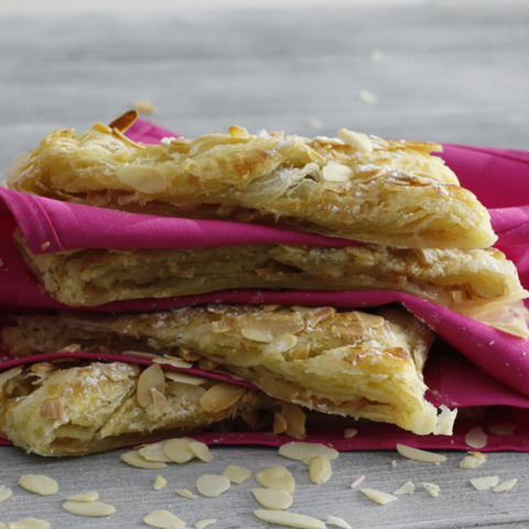 Zelo prepleten jabolčni zavitek