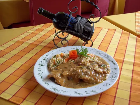 servirane šnicle na tanjuru