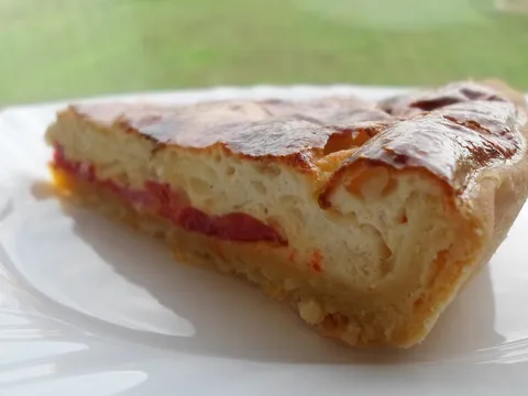 Quiche sa pecenim crvenim paprikama