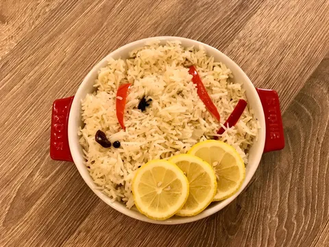Saudijska riža sa začinima (Arapska bijela riža)