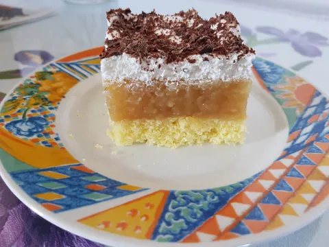 KOLAČ OD JABUKA