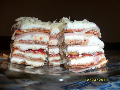 Slana Torta sa Pohovanim Paprikama
