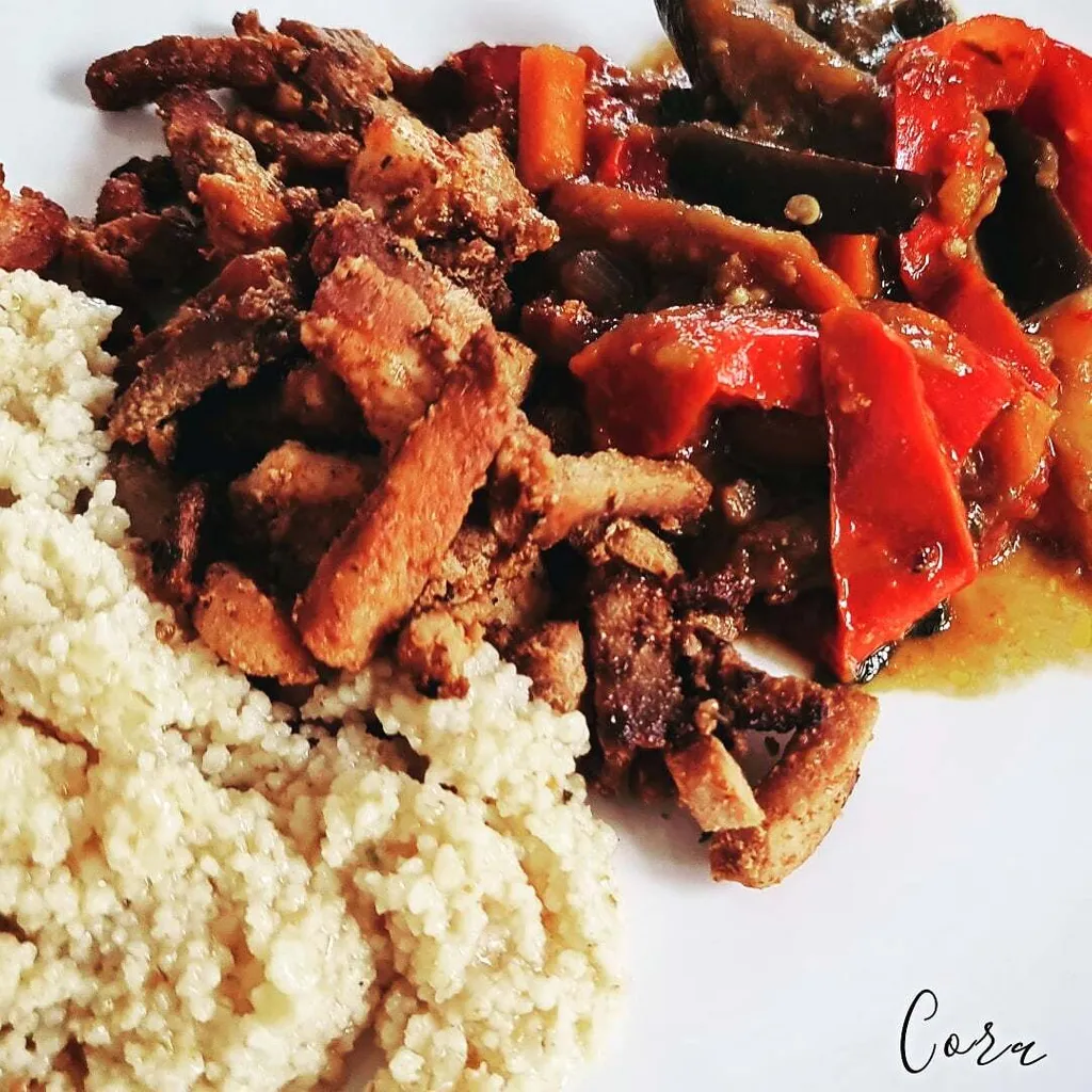 Bulgur , povrće i gyros