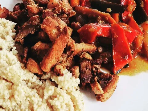 Bulgur , povrće i gyros