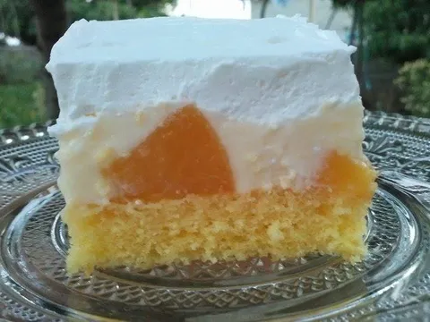 Voćni kolač sa breskvama