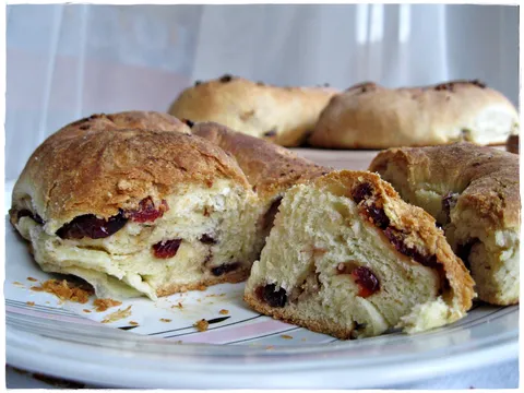 Pecivo sa brusnicama i orasima