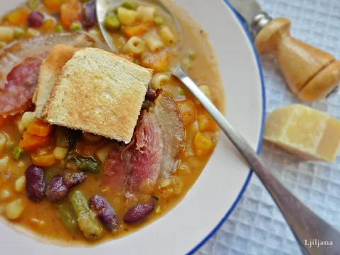 Minestrone sa suhim mesom