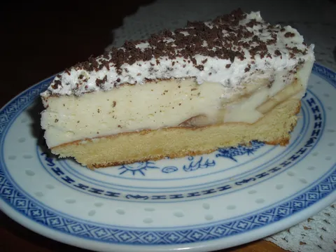Torta od vocnog jogurta (banana i breskva)