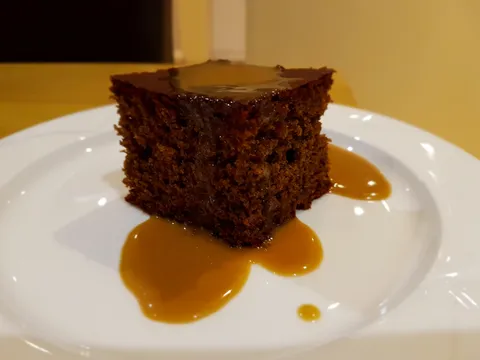 Engleski sticky toffee pudding