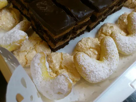 Jelačić ploške & Puding roščići & Kokos puslice