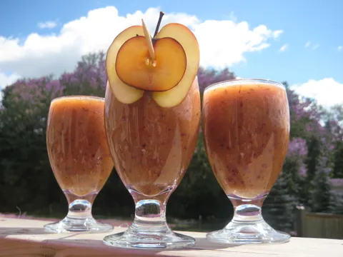 Fruit smoothie (Mema)