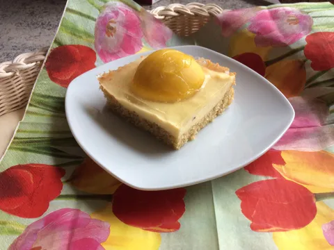 Kolač s breskvama