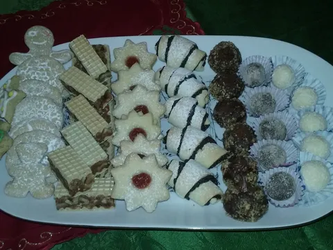Sretna Nova Godina! Svima puno sreće i uspjeha!