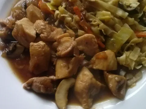 Piletina s gljivama u oyster umaku
