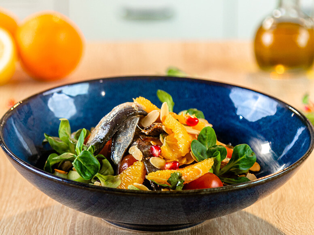 Salata od sardine sa slanutkom i skutom