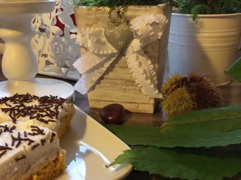 Kesten kocke ukrašene Dolcela kakao mrvicama