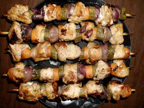 Pileći ražnjići sa povrćem