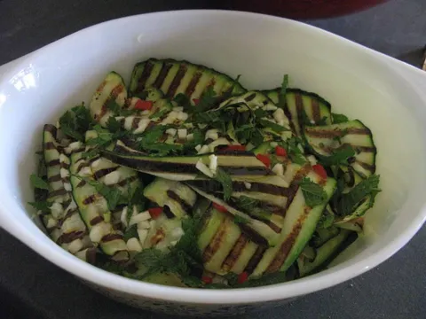 Neobicna salata od tikvica
