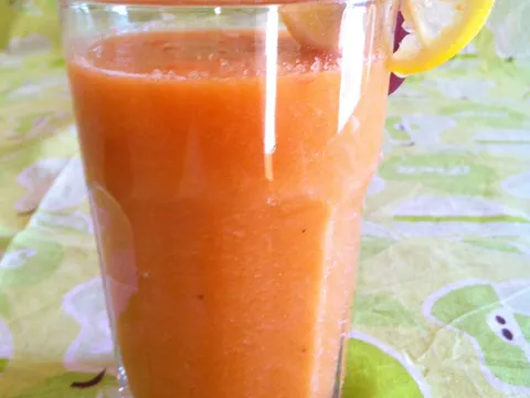 Multi-fruity napitak s mrkvom