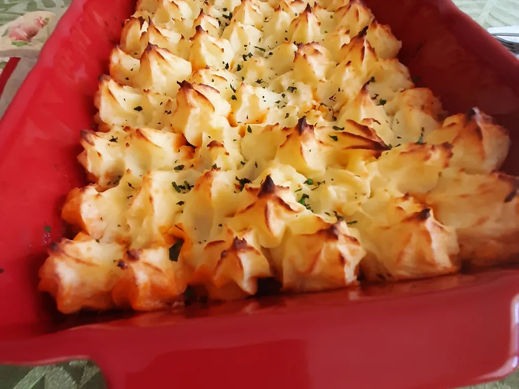 Pastirska pita ( Shepard `s pie , Cottige pie )