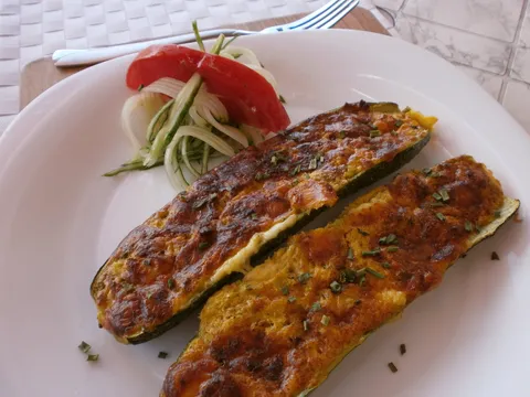 Punjene tikvice sa zrelim sirom
