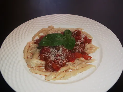 Strozzapreti sa plavim patlidanom