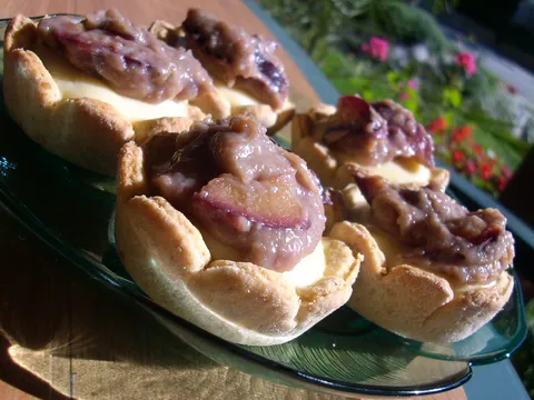 Vanilla plum cupcakes