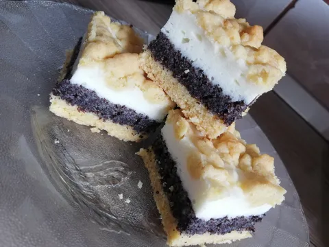 Pita od kiselog vrhnja i maka