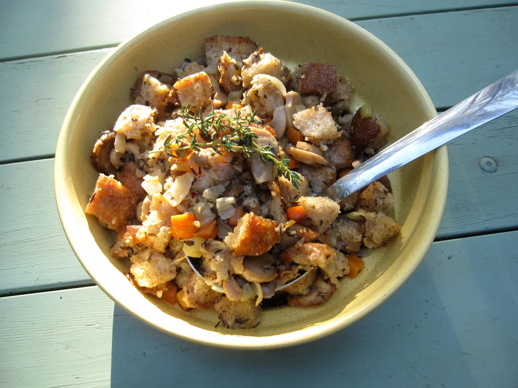 Stuffing-nadev kao prilog pecene curke
