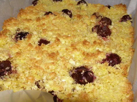 Neobičan desert s trešnjama i kokosom