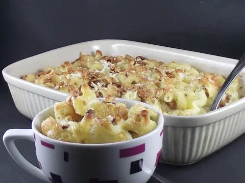Makaroni i sir sa perecama