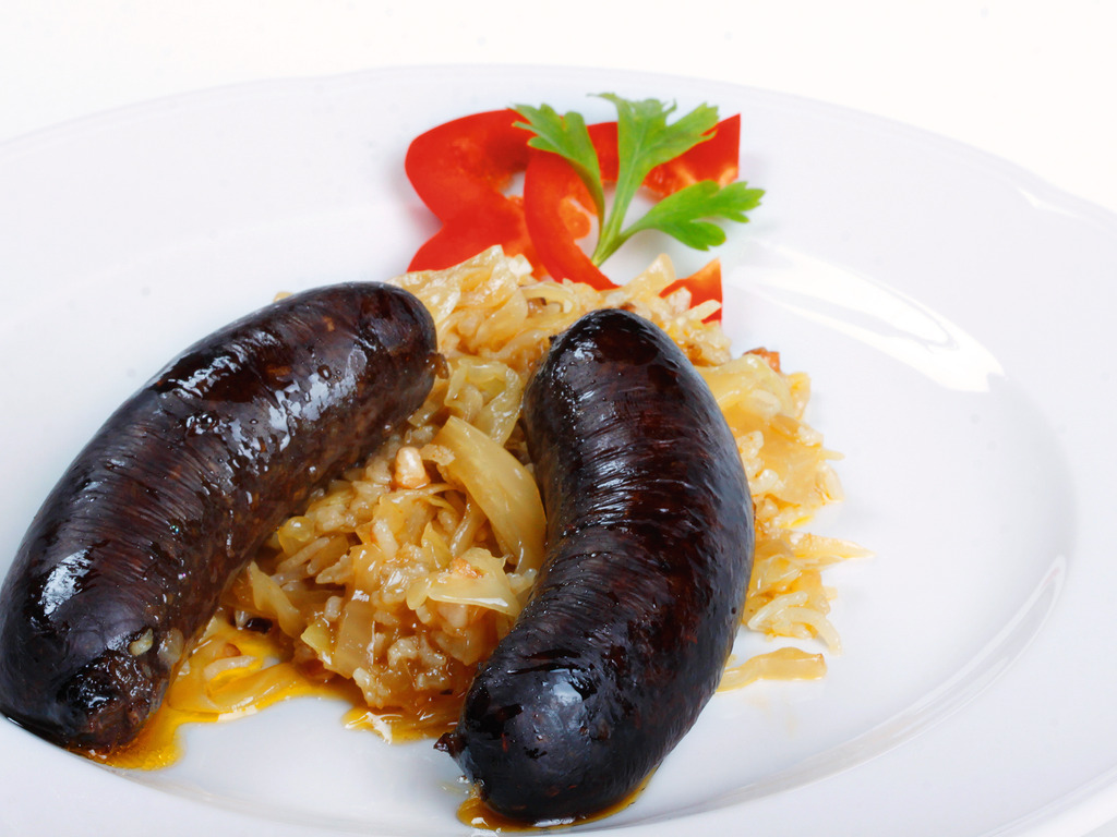 Krvavice sa zapečenim zeljem i rižom