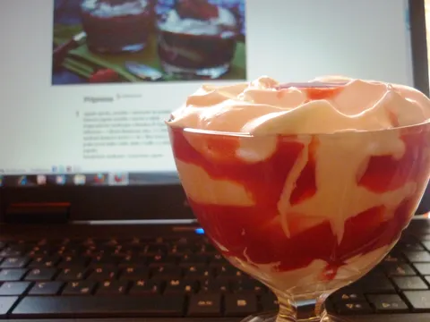 Strawberry fool by DajanaD