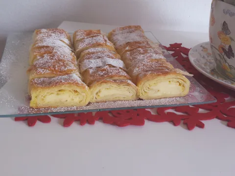 Strudla s pudingom od vanilije