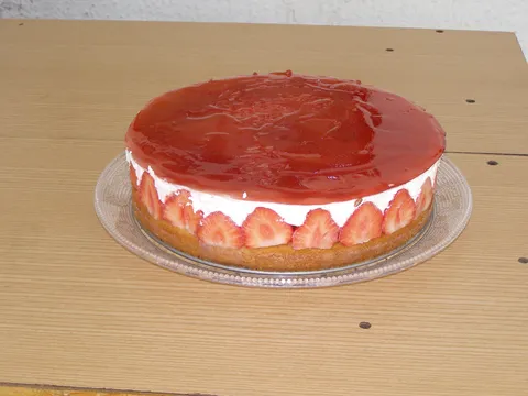 Torta od jogurta i jagoda