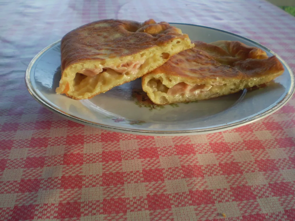 Pecipale sa šunkom i sirom