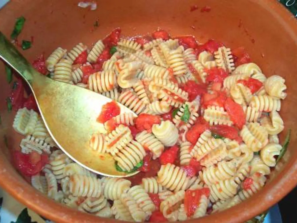 Pasta sa sirovim umakom
