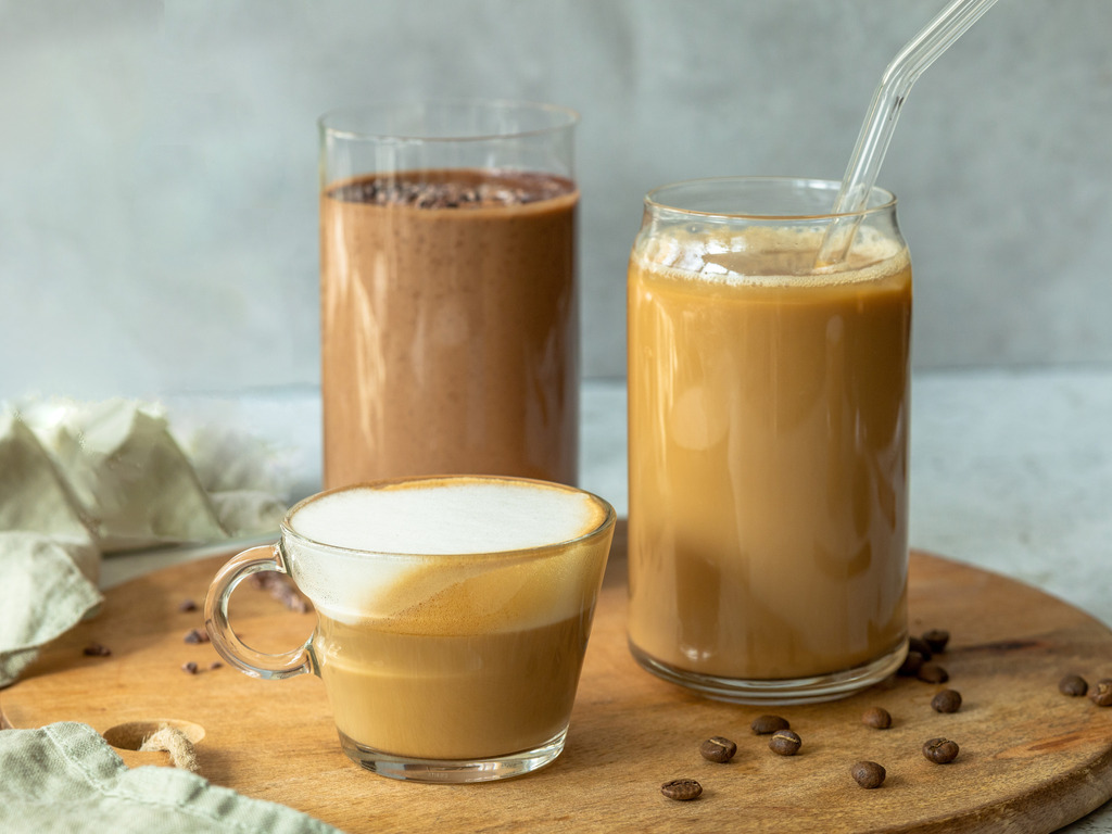 Veganski smoothie od banane s kavom i kakaom