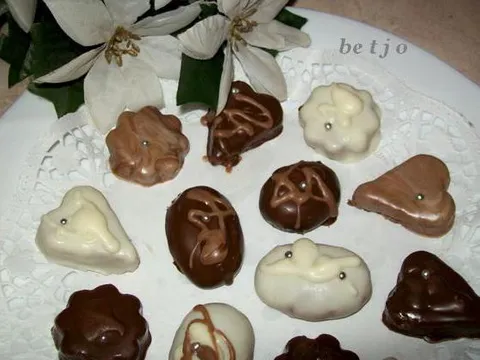 Hazelnut-cappuccino truffles