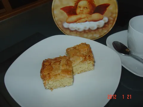 BzzzzBzzzzzz kolač