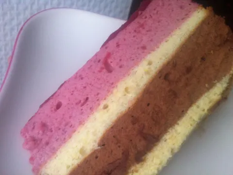 Cokoladno malinasta torta