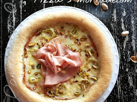Pizza s mortadelom
