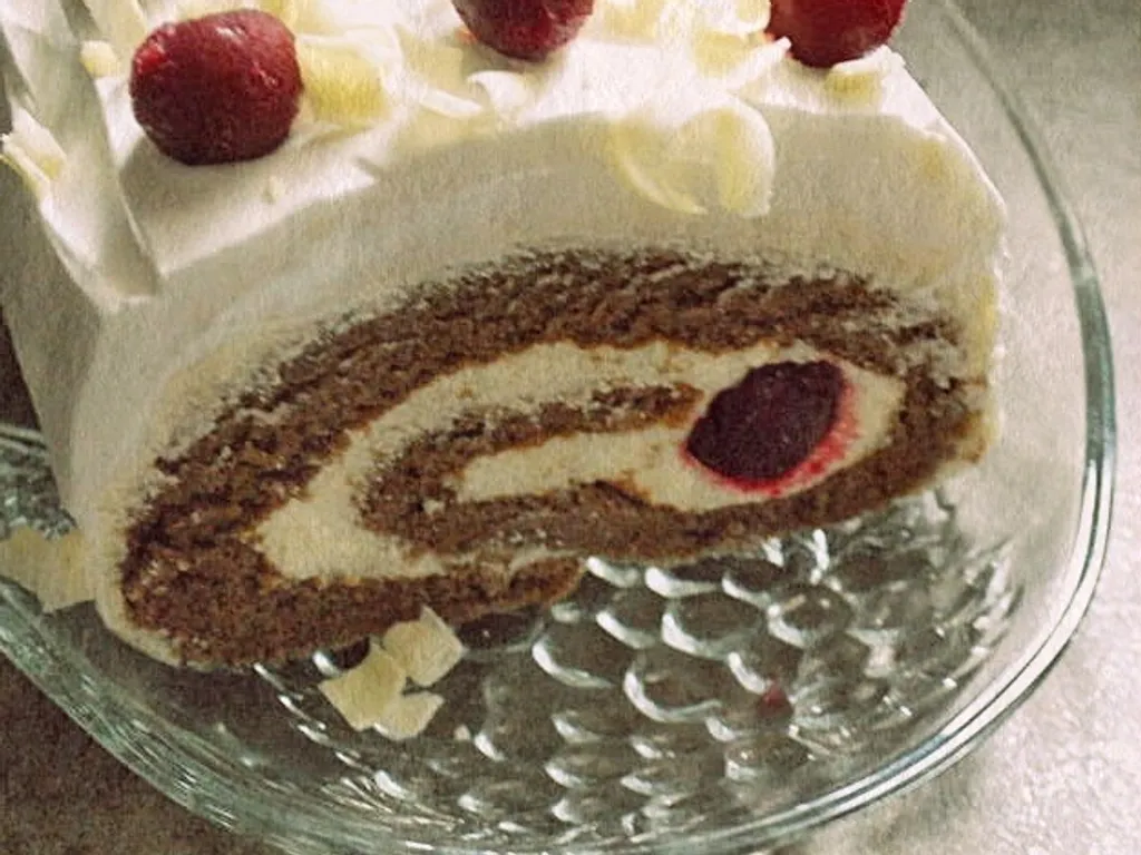 Choco cherry roll