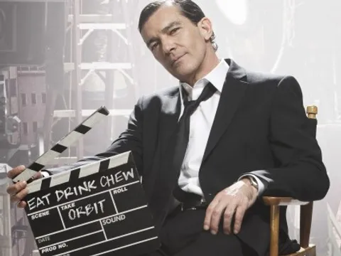 I Antonio Banderas voli žvakaće gume Orbit